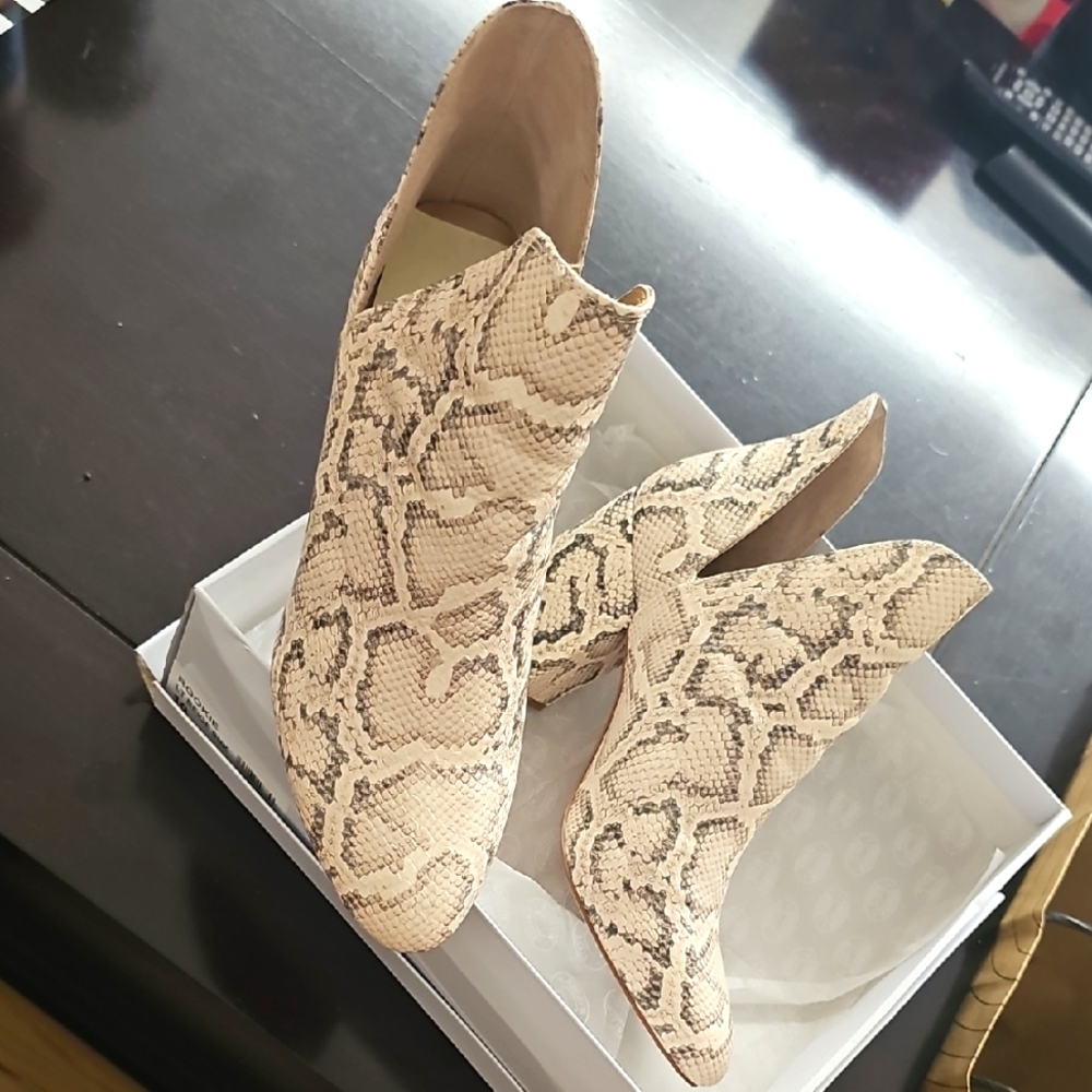 Steve Madden Cream and Brown Ankle Booties with Western Influence